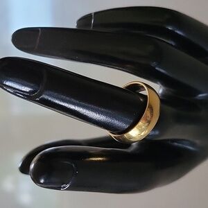 NWOT Stainless Steel Goldtone Ring